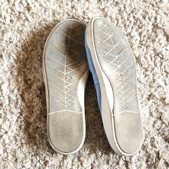 Vionic slip-ons - Picture 2 of 6